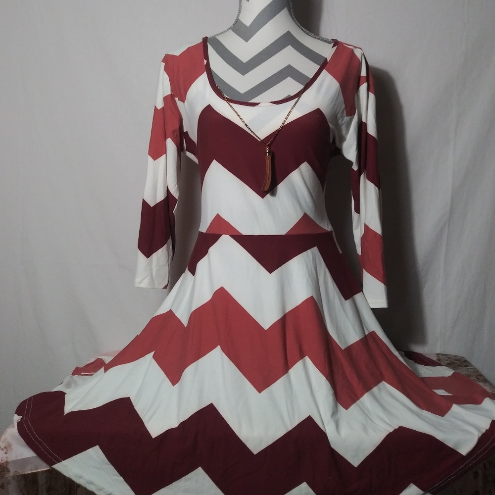 Dress - Picture 2 of 2